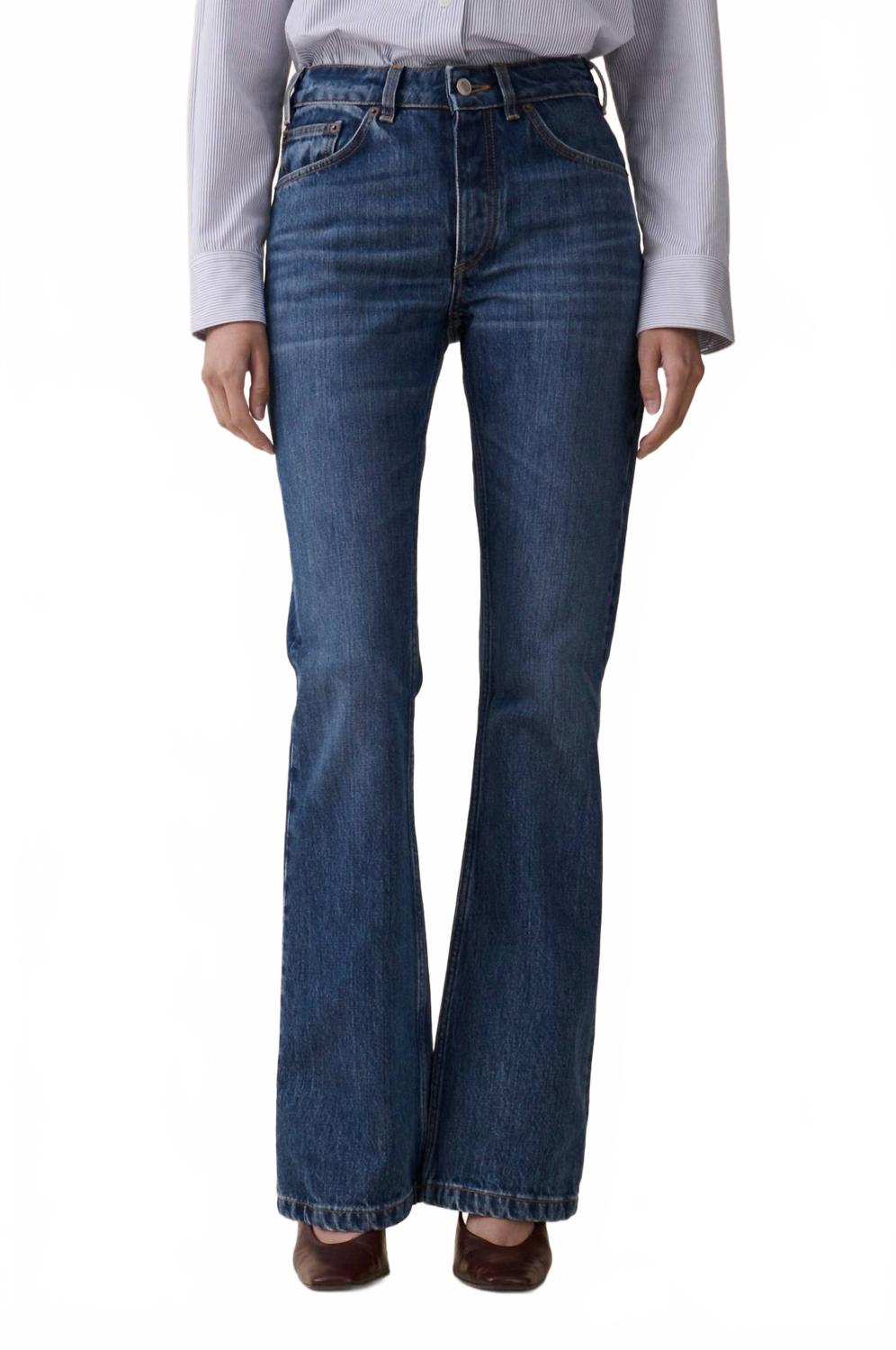 Moda Mid Rise Slim Flared Jean In Fresco Blue