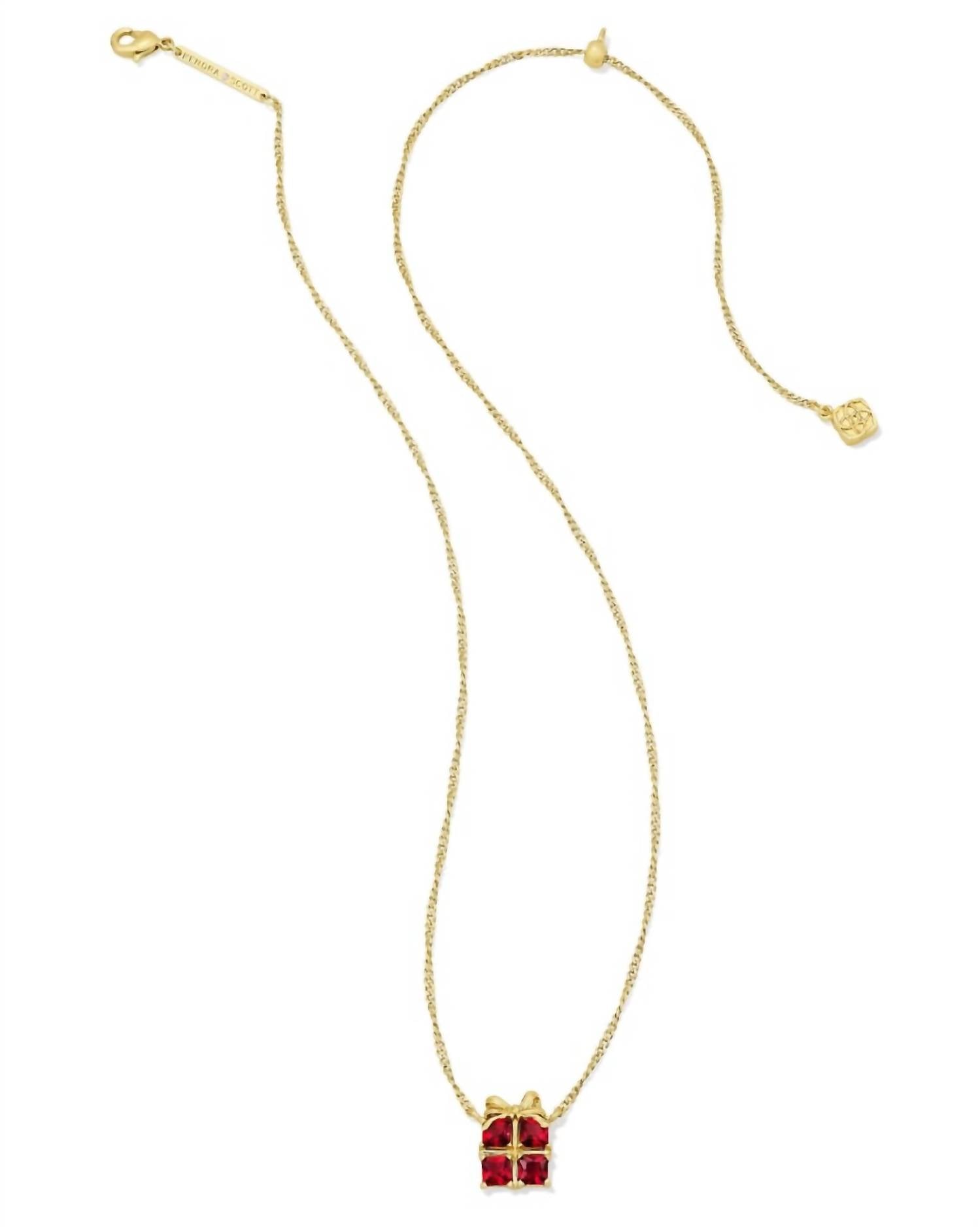 Women's Present Short Pendant Necklace In Red