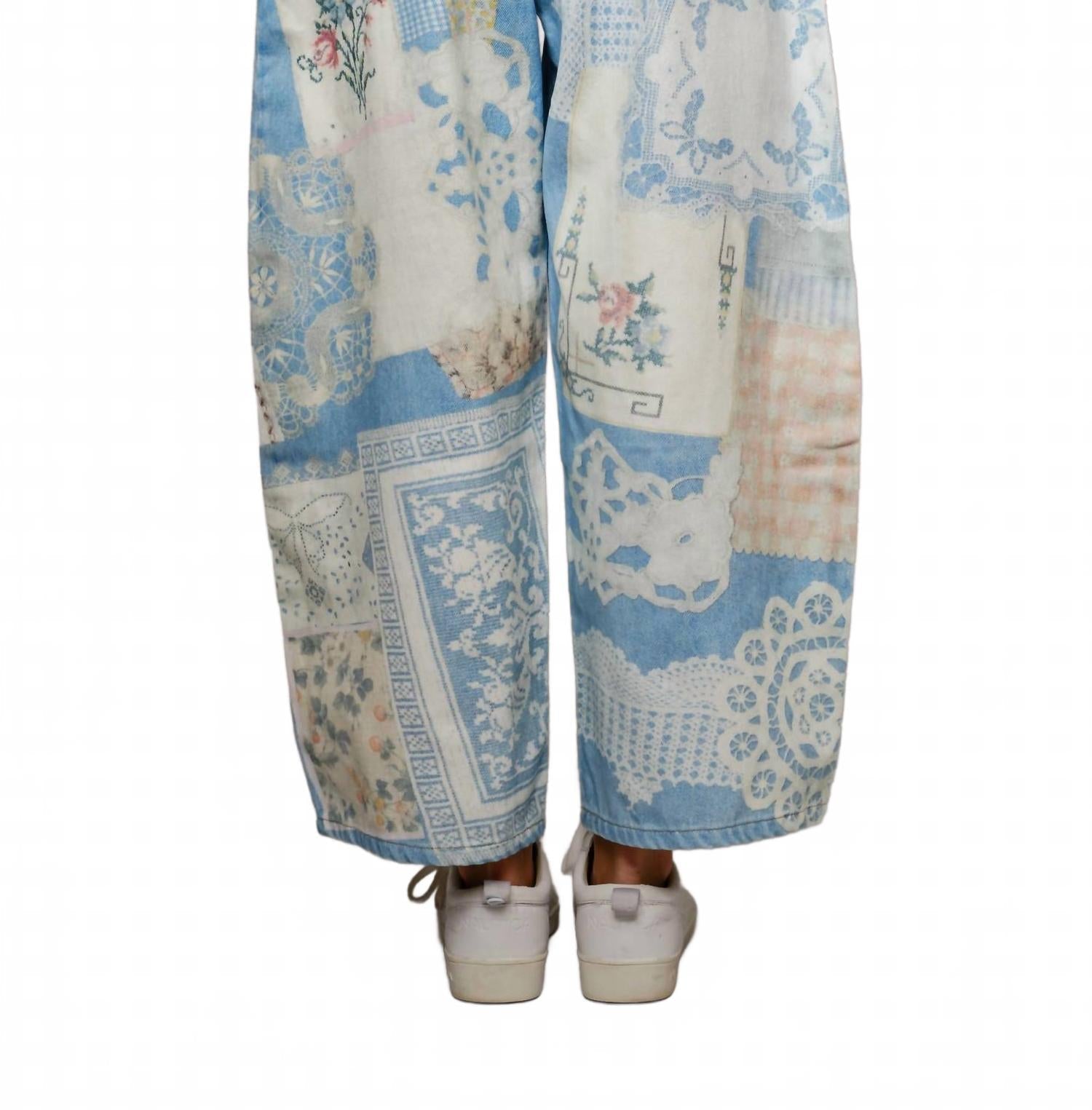 Patch Print Barrel Leg Jeans In Light Denim