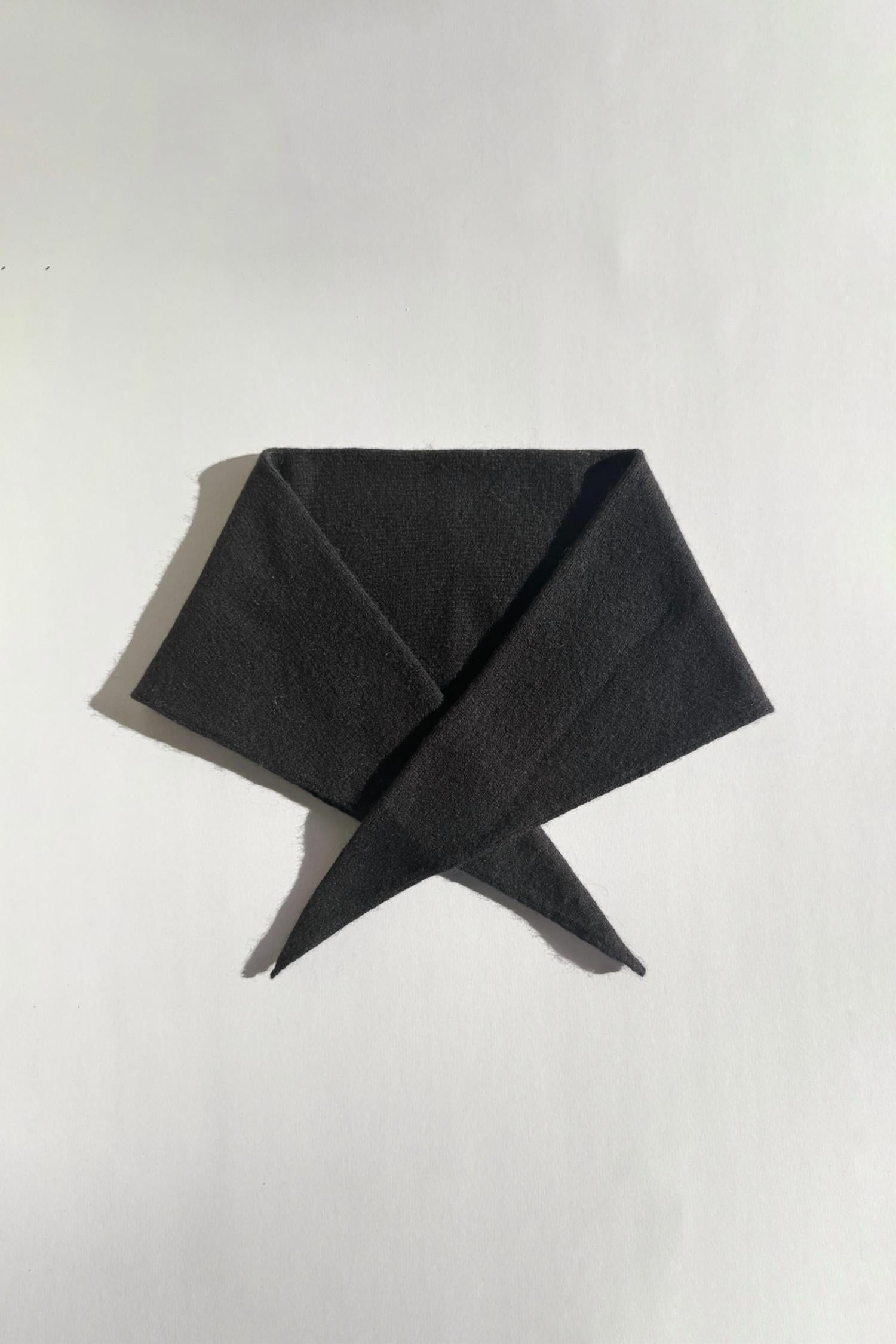 Women's Cashmere Bandana In Black