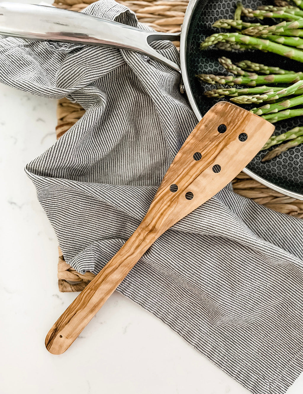 Cilio Toscana Olivewood Perforated Turner, 11.8-Inch