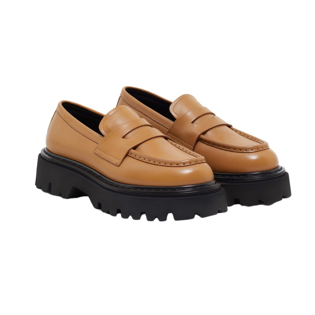 Women's Leather Loafer In Chino Beige