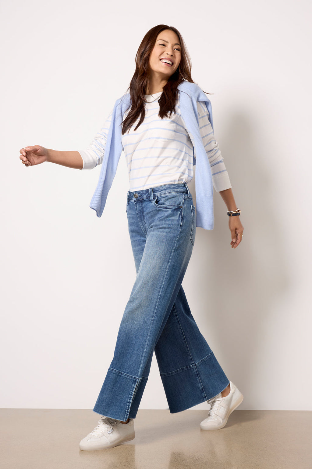 Women's Goldie w Exaggerated Hem Jeans
