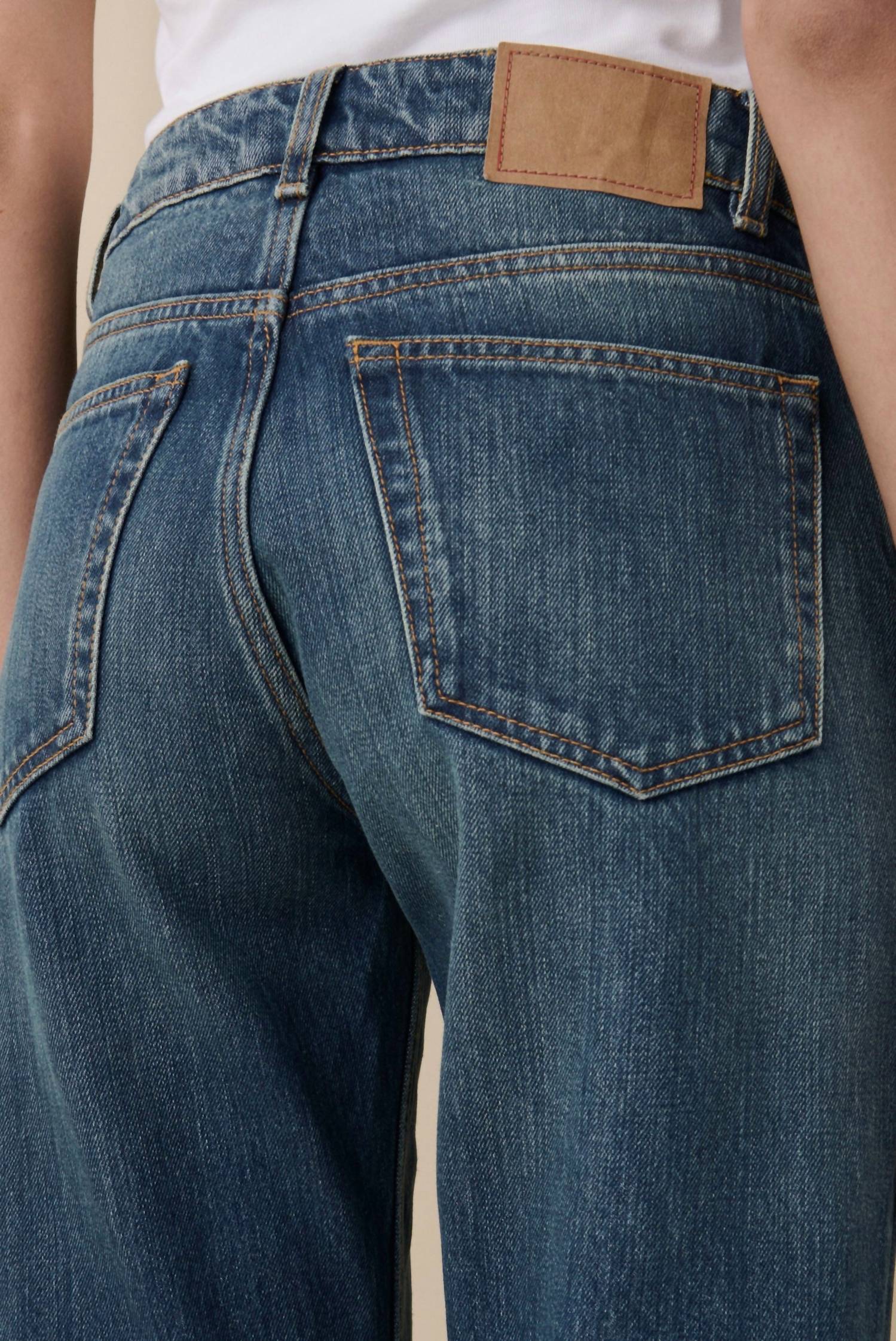 Sisli Mid Rise Straight Leg Jeans In Tinta Verde