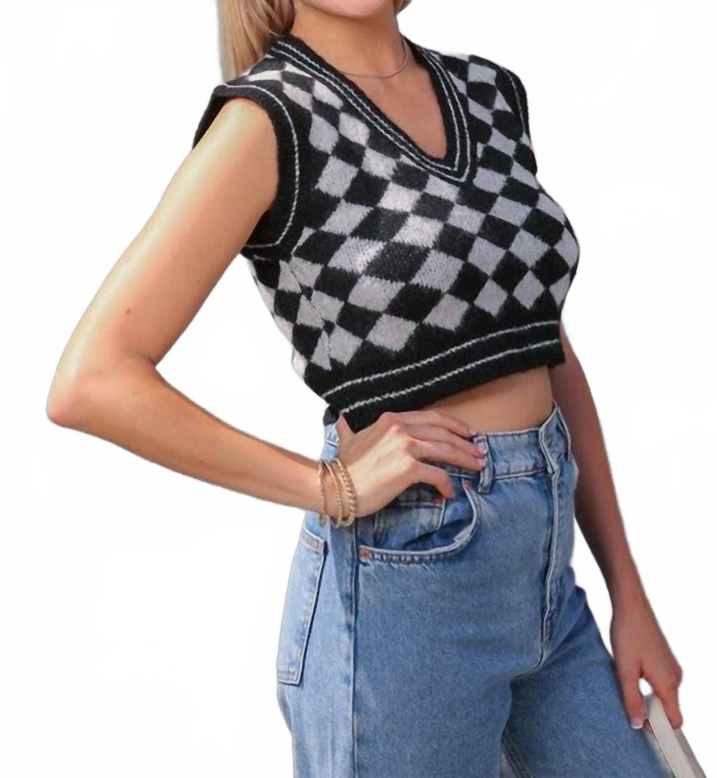 Checkered Cropped Sweater Vest In Pattern
