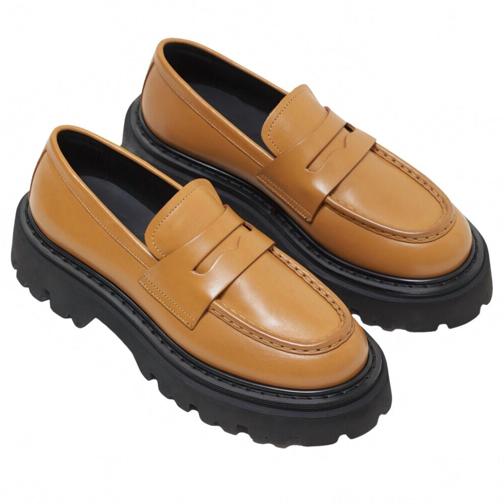 Women's Leather Loafer In Chino Beige