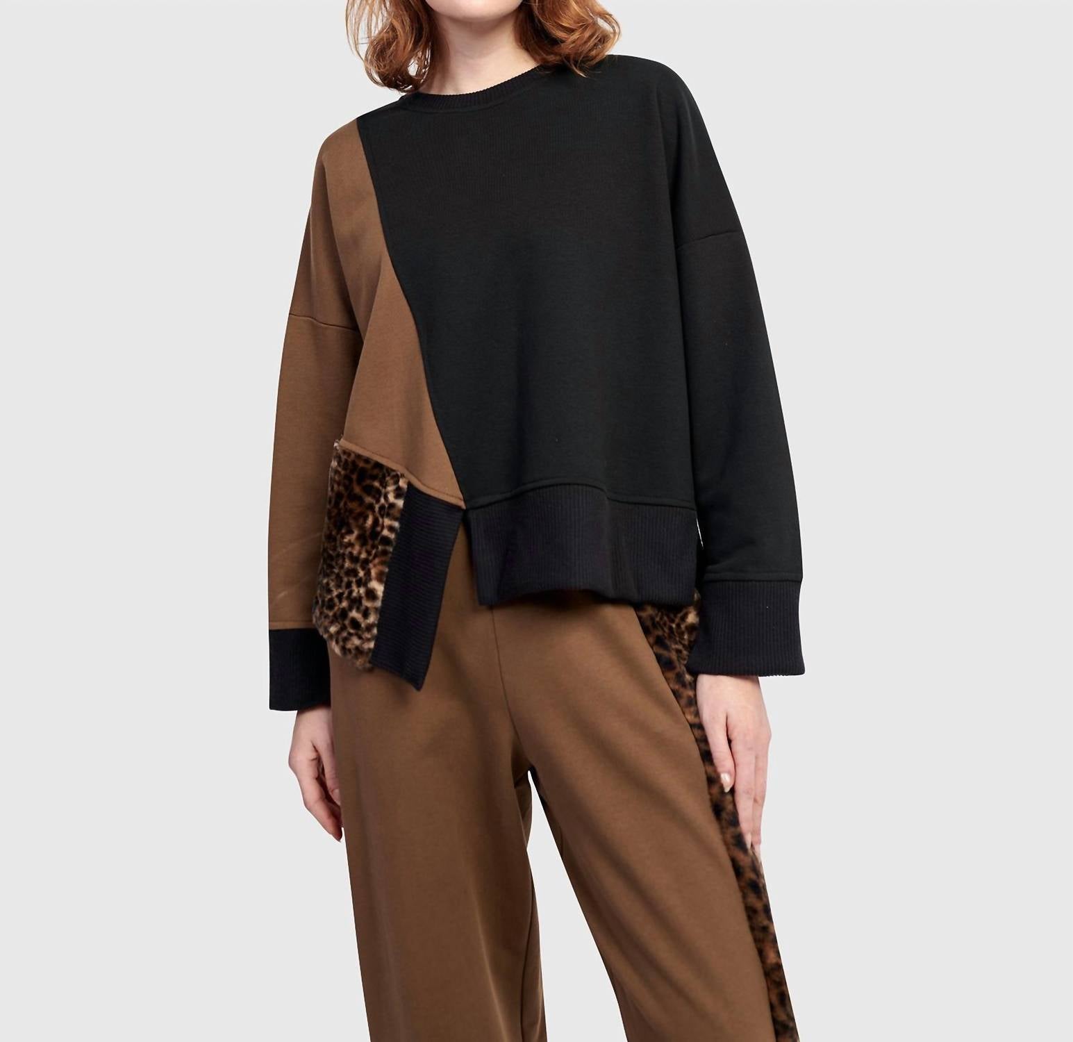 Urban Lair Crewneck Top In Mix
