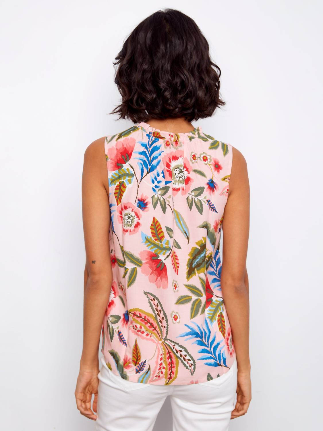 Sleeveless With Ruffle Blouse In Gardenia Print