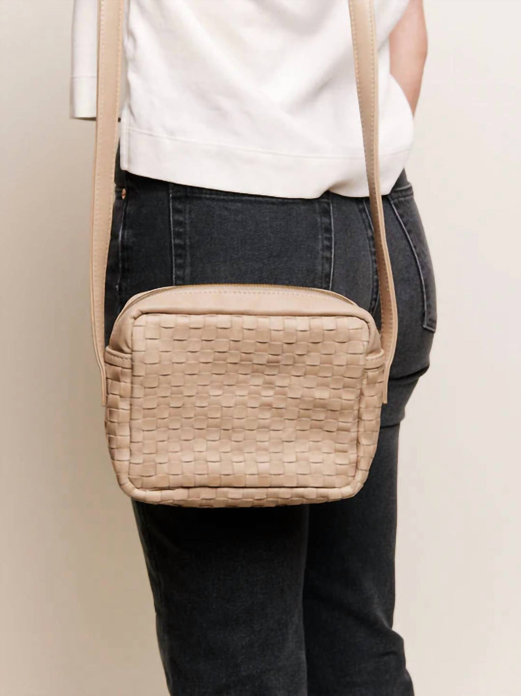 Women's Valerie Woven Crossbody Bag In Pebble