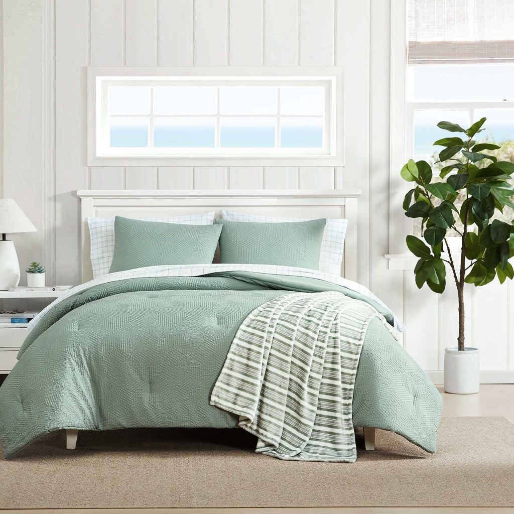 Nautica Broken Lines Green King Comforter Set