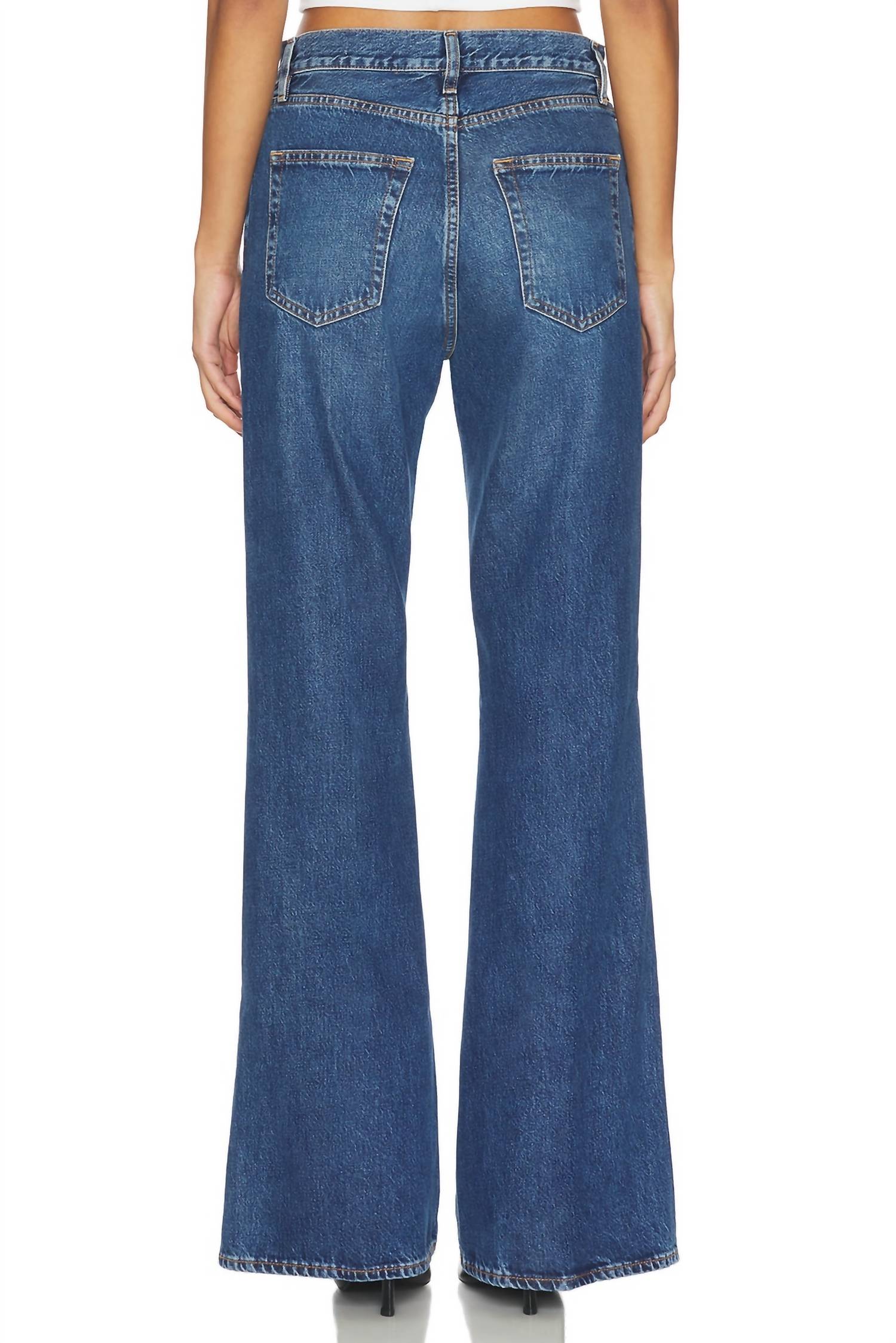 Lax High Rise Jeans In Pilot