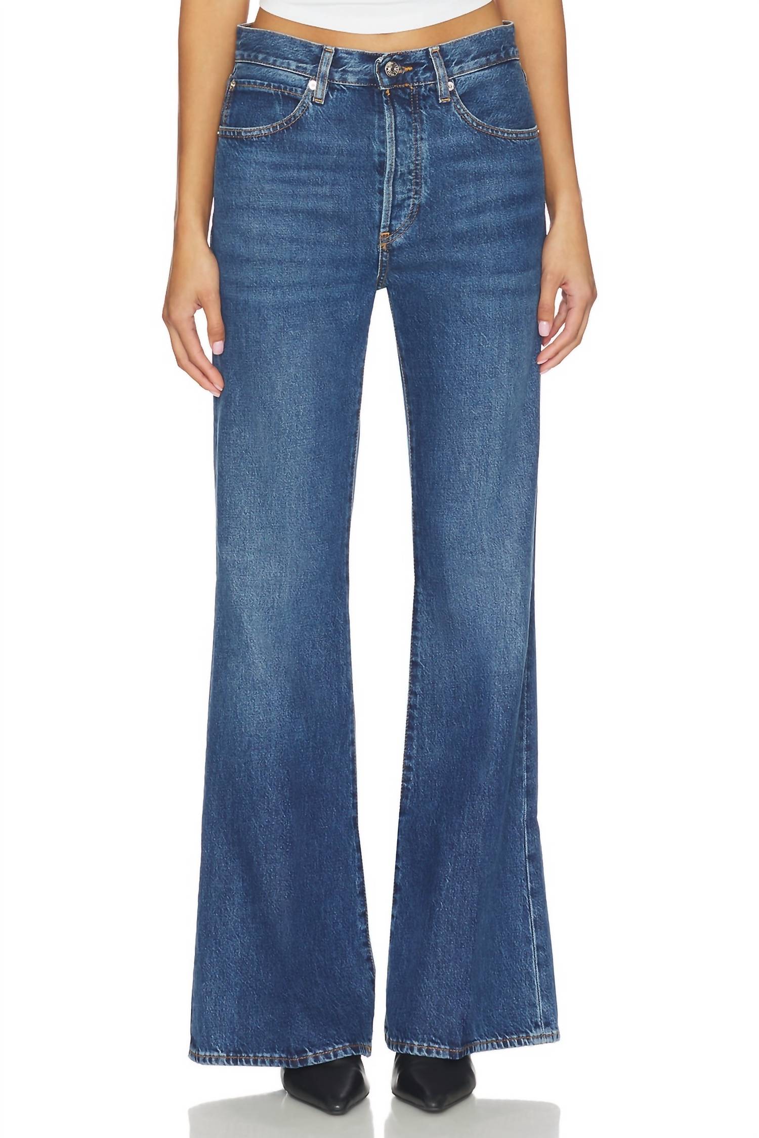 Lax High Rise Jeans In Pilot