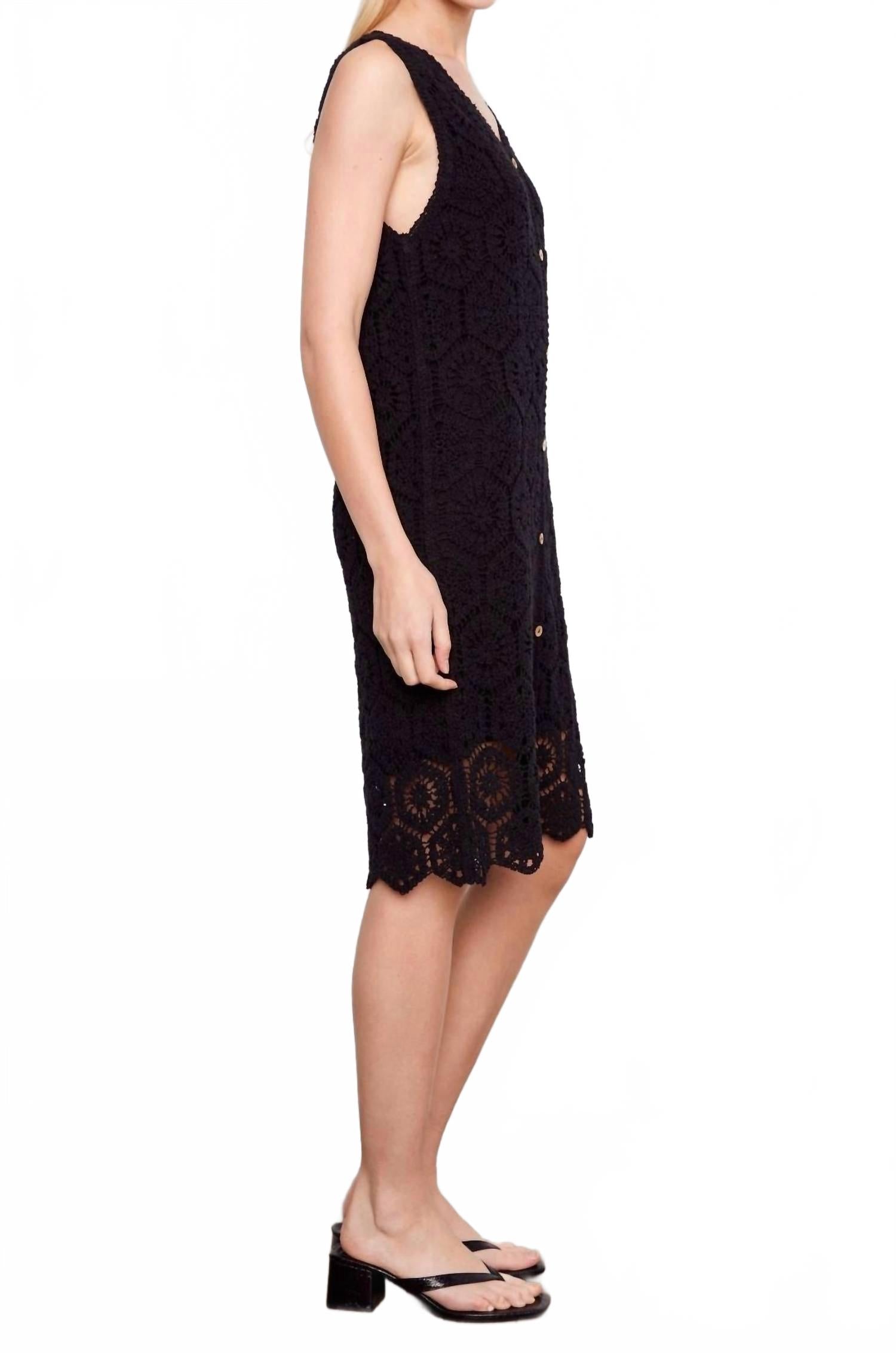 Fully Lined Crochet Sleeveless Buttoned Midi Dress In Black