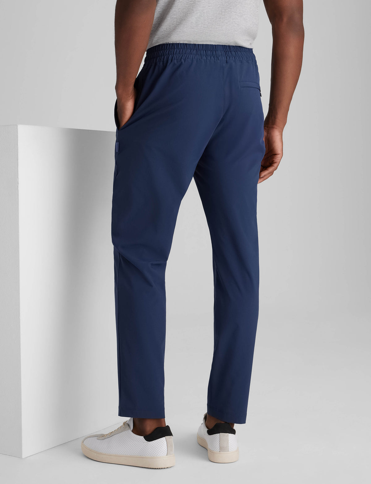 Men's Luxe Traveler Woven Pant