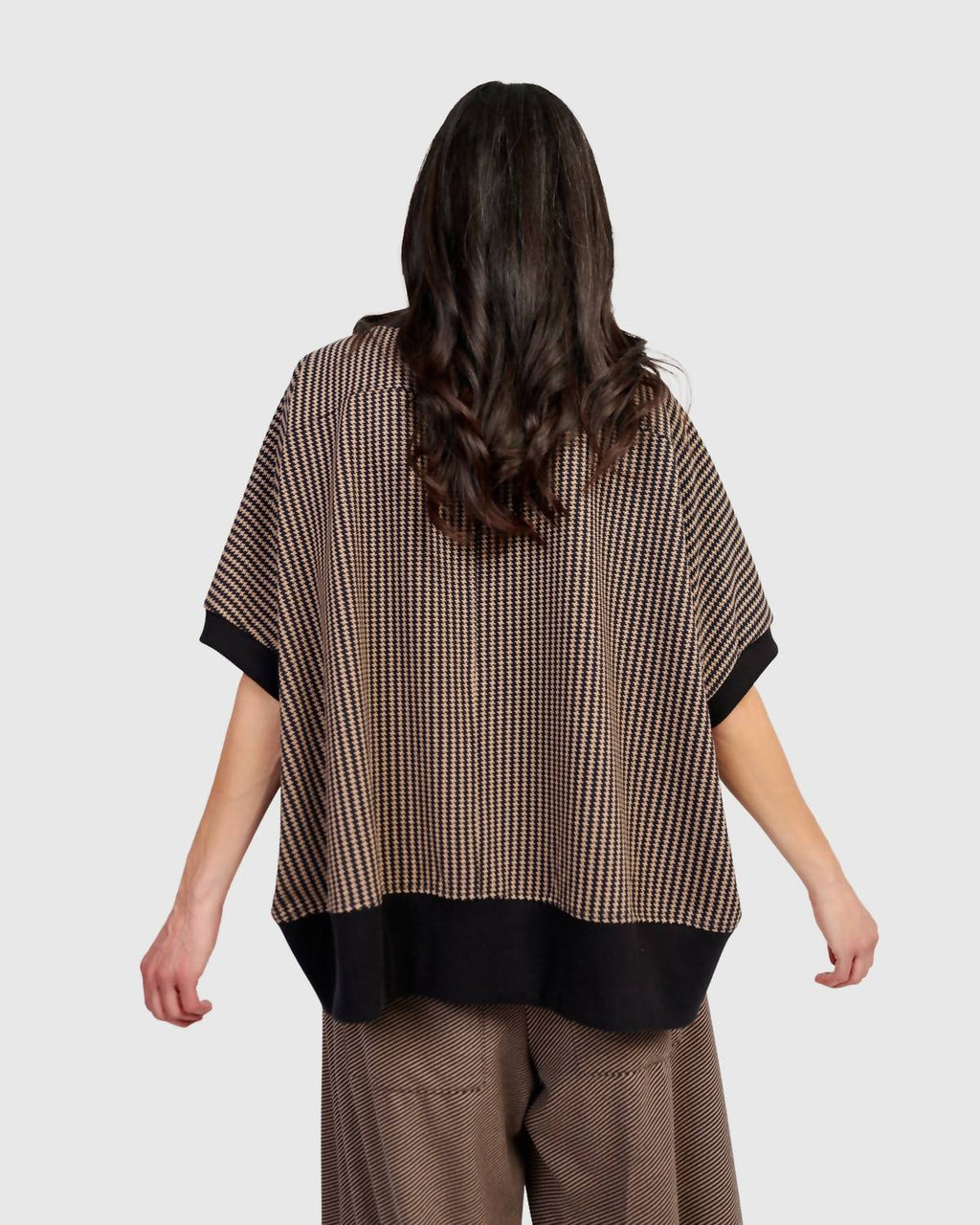 Yetta Rounded Top In Chocolate