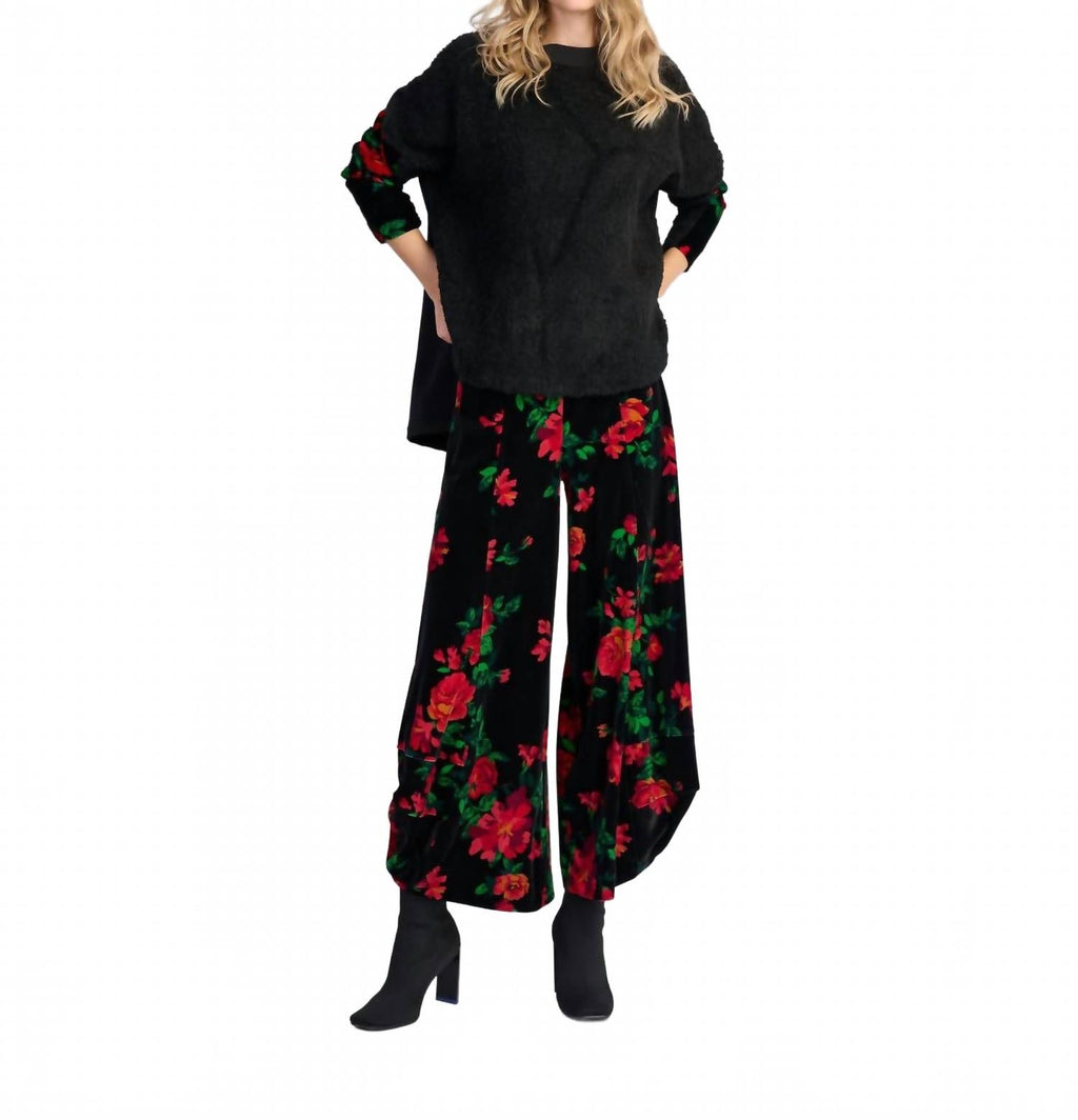 Spotlight Boucle Top In Roses