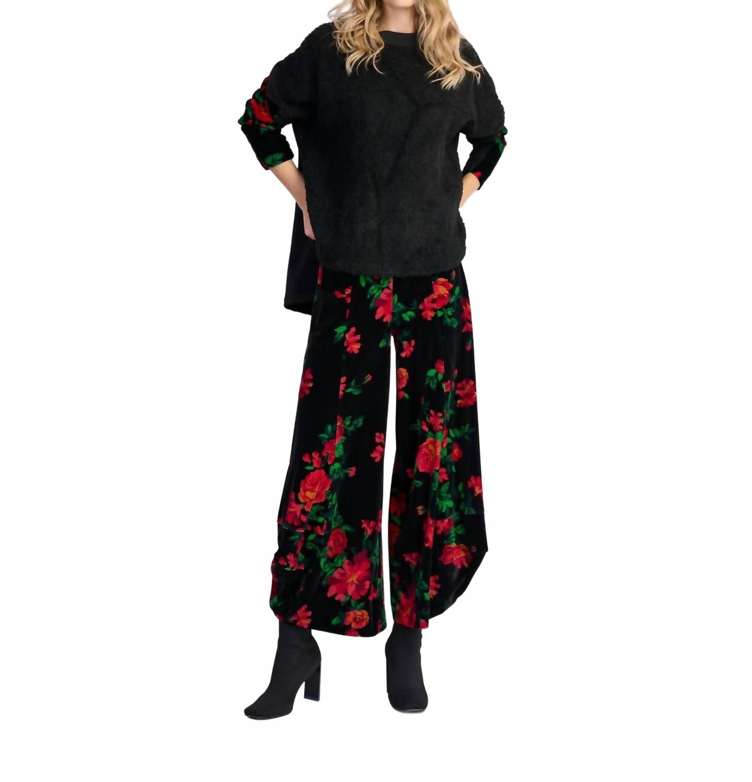 Spotlight Boucle Top In Roses