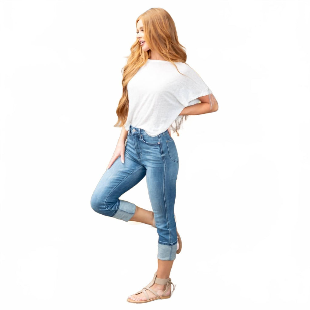 Cuffed Capri In Dark Blue Wash