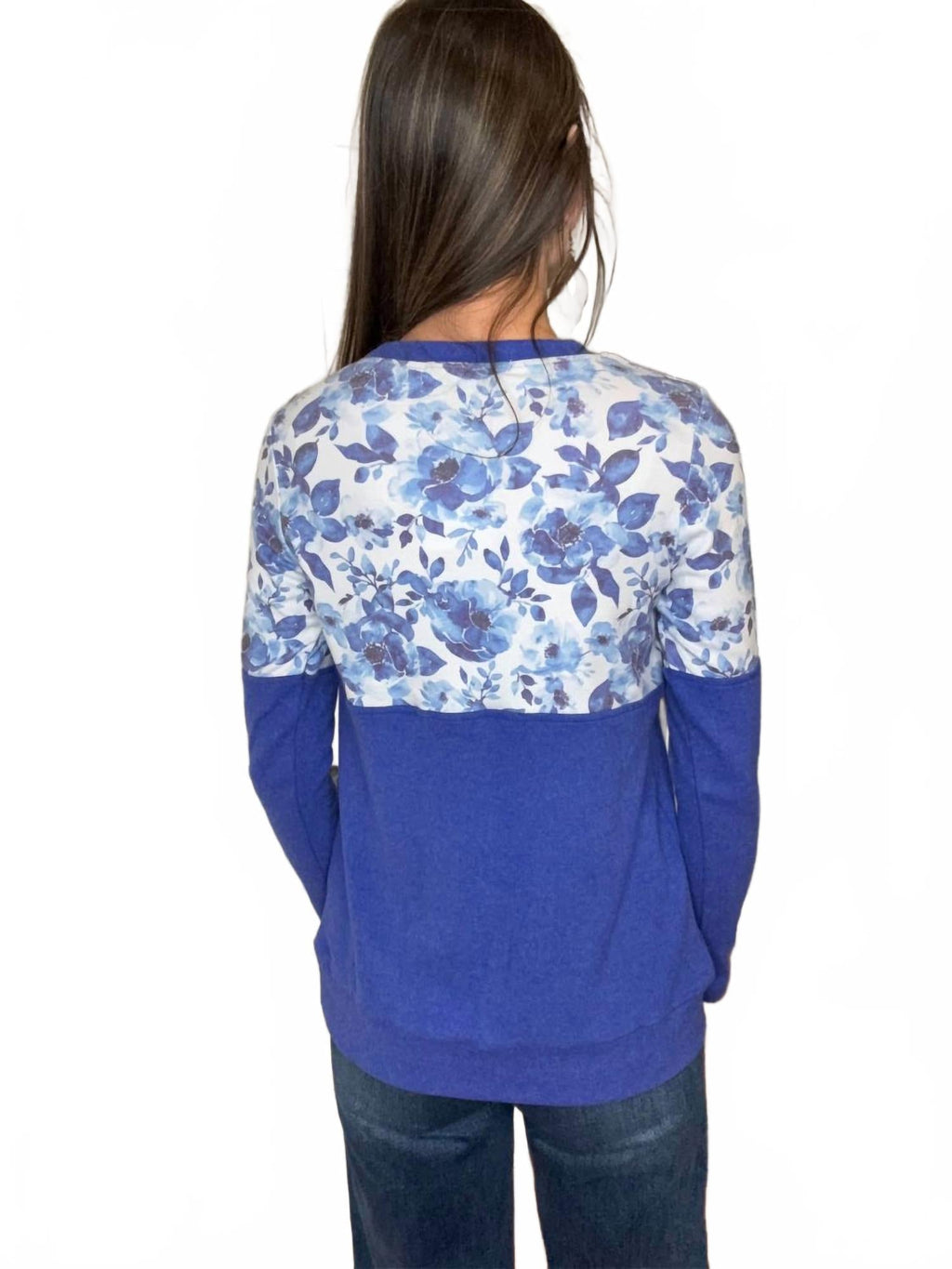 Natalie Pullover Top In Sapphire Floral