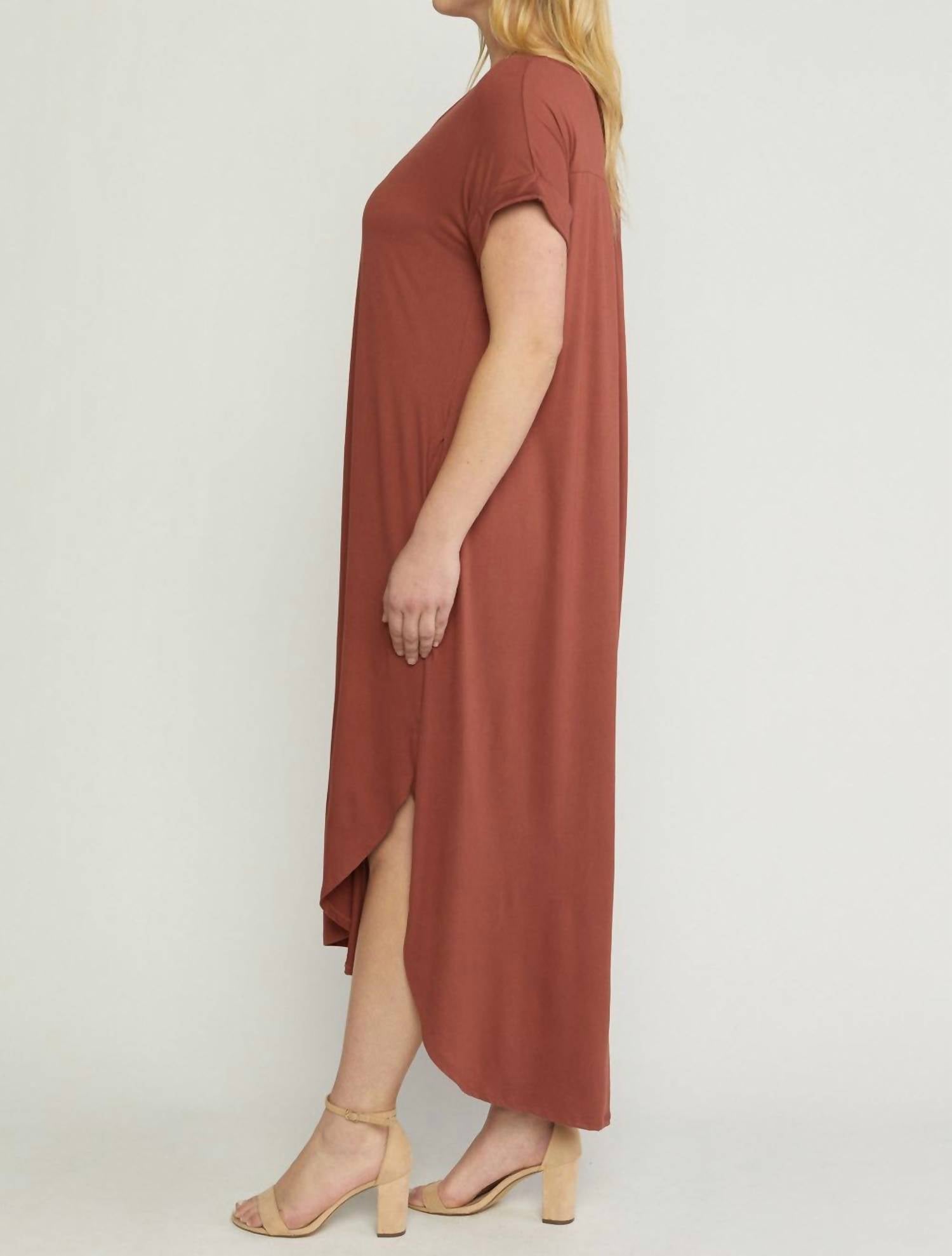 Jersey Knit V Neckline Maxi Dress With Pockets In Marsala
