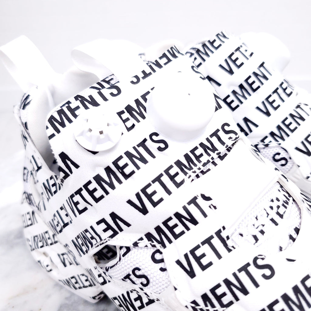 VETEMENTS X REEBOK LOGO SNEAKERS - SIZE 37.5