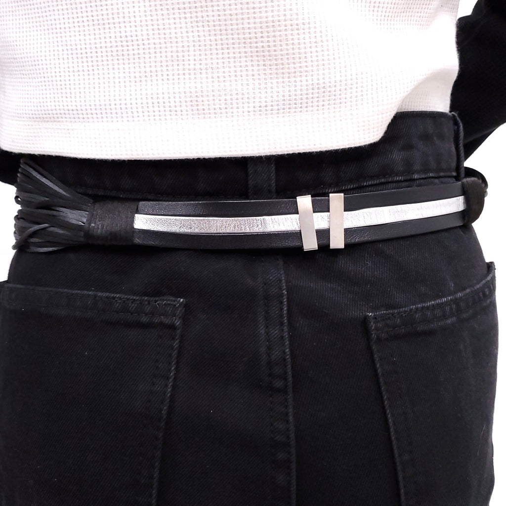 CHANEL BLACK AND GREY WOVEN BELT WITH LOGO CLASP - SIZE 100