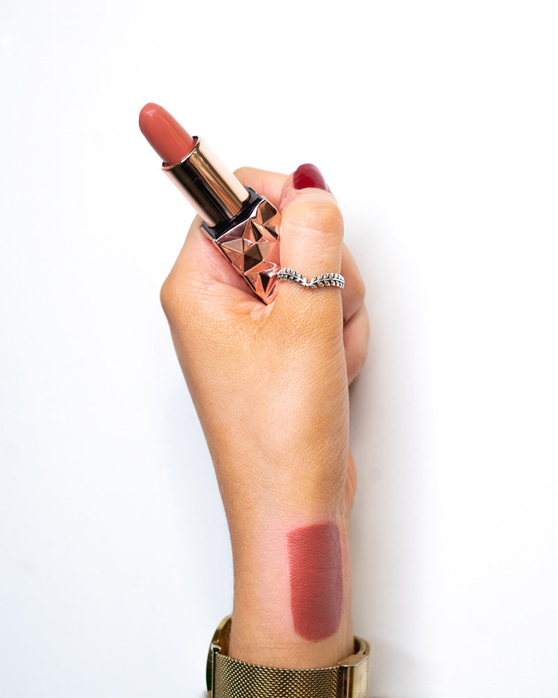 MOUTH OFF! Lipstick Lip Service