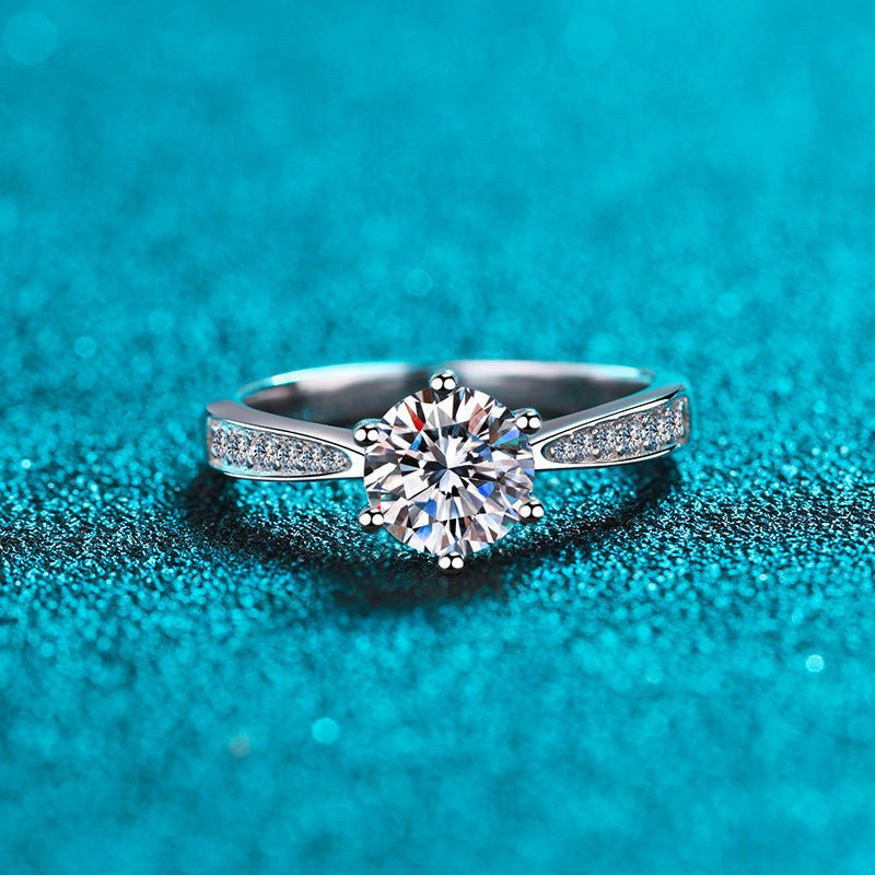 Pangama Classic Solitaire Moissanite Ring