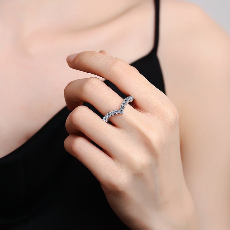 Pangama Crown Gleam Moissanite Ring