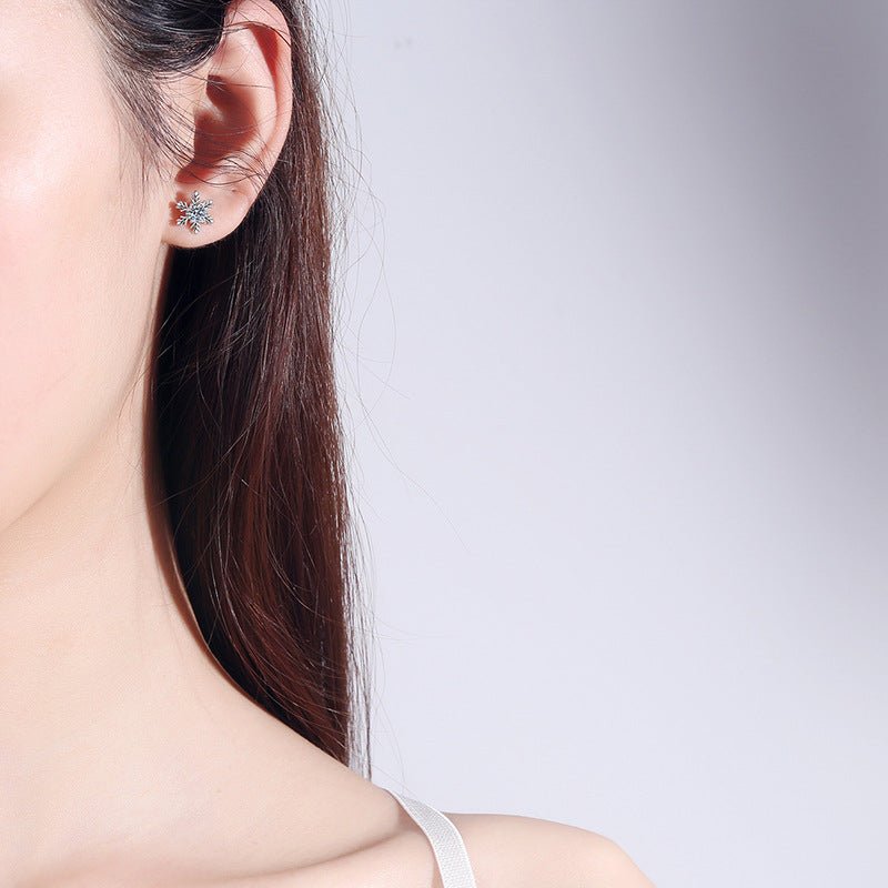 Pangama Snowflake Sparkle Moissanite Stud Earrings