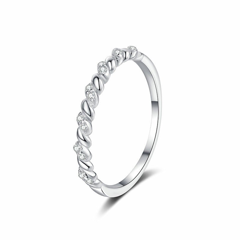 Pangama Twisted Elegance Moissanite Band