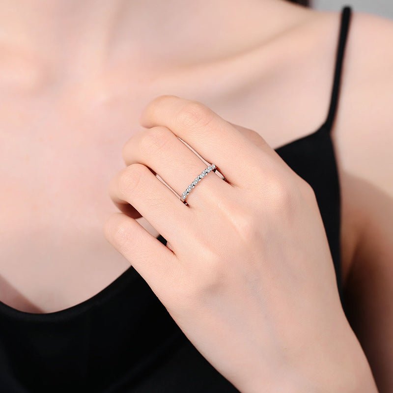 Pangama Twisted Elegance Moissanite Band