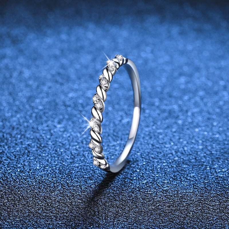Pangama Twisted Elegance Moissanite Band
