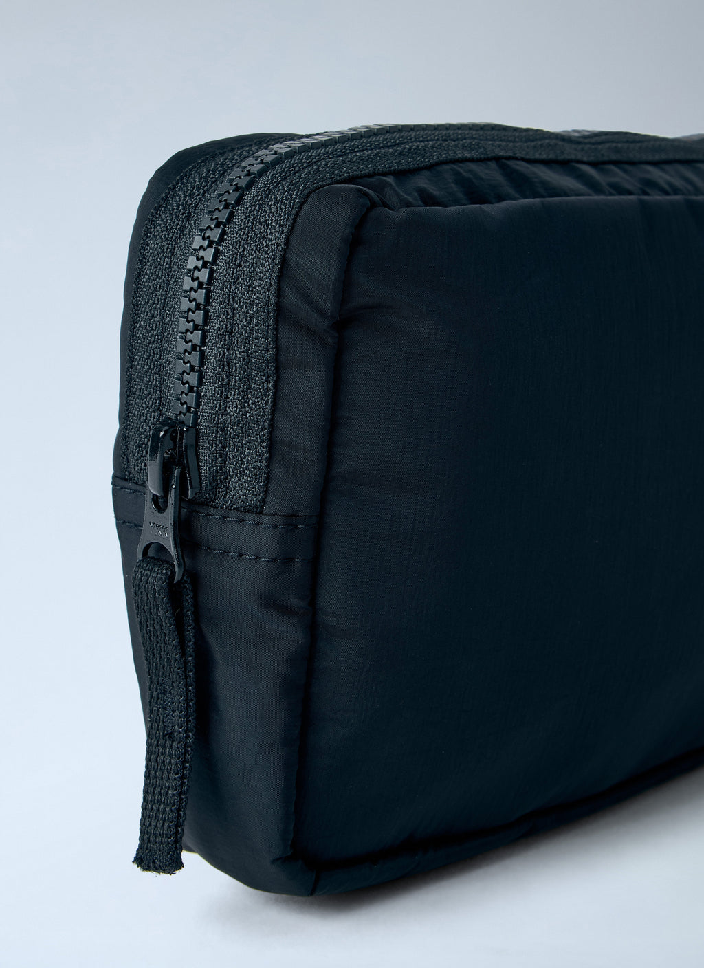 Stone Island Men Compact Logo Pouch